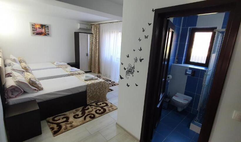 Трехместный Номер Стандарт с Балконом, Motel Didona B