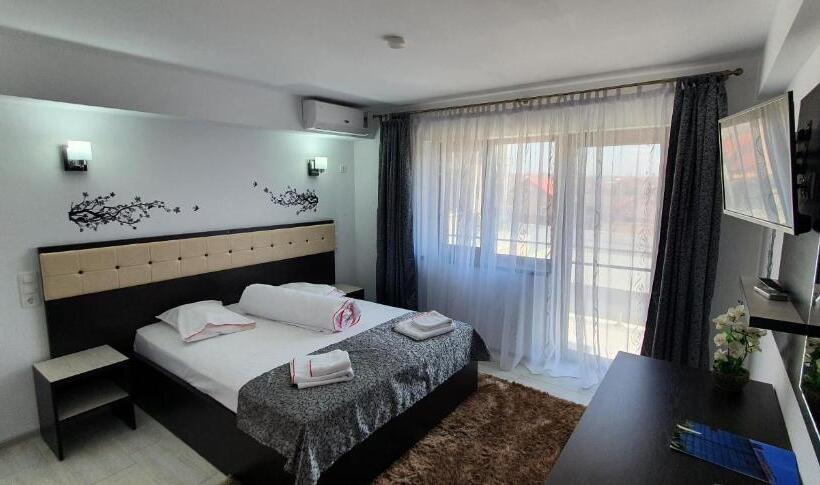 اتاق لوکس با بالکن, Motel Didona B