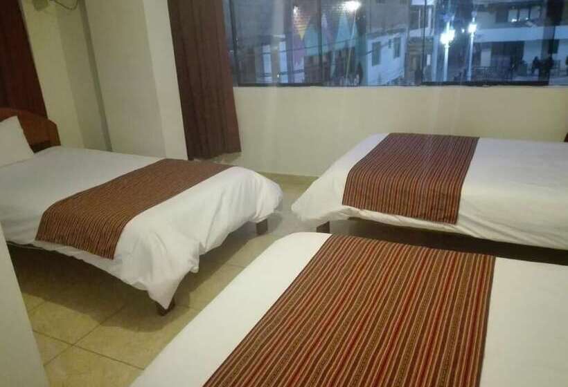 غرفة قياسية ثلاثية, Cubas Home Machupicchu