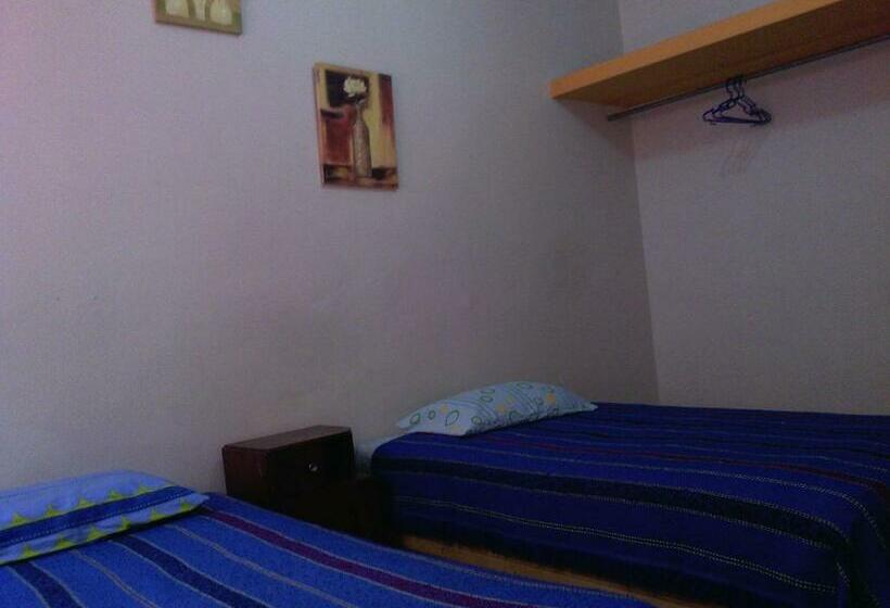 バス共有のスタンダードルーム, Brabant Hostal