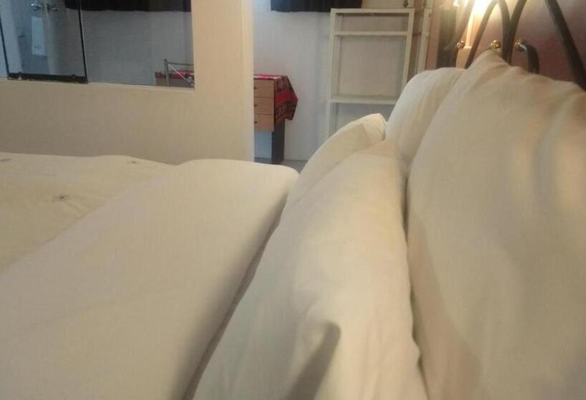 اتاق خانوادگی, La Casa De Ana Peru