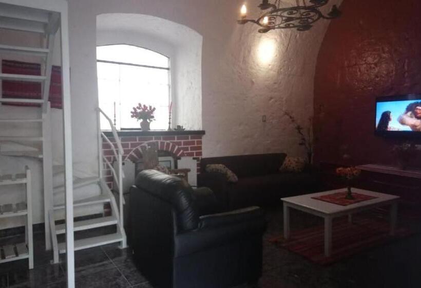 سوییت خانوادگی, La Casa De Ana Peru