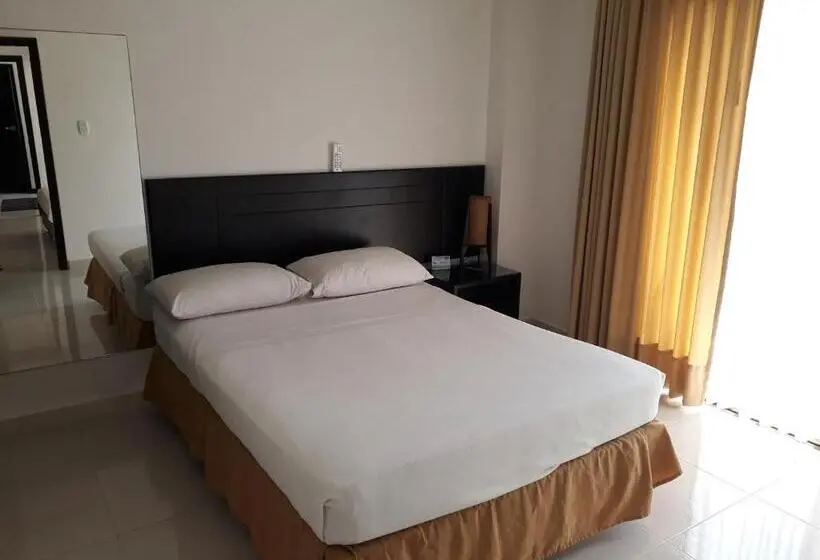Standard Yhden Hengen Huone, Alhambra Torre B