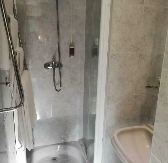 اتاق اکونومی, Alojamientos Albor I