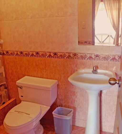 اتاق استاندارد با سرویس بهداشتی مشترک, Bohemia