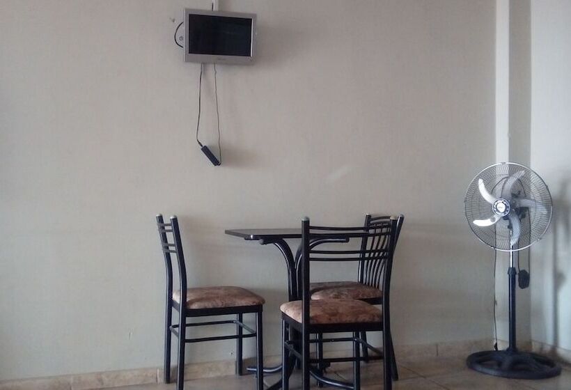 تختخواب در اتاق مشترک, Buen Pastor   Hostel