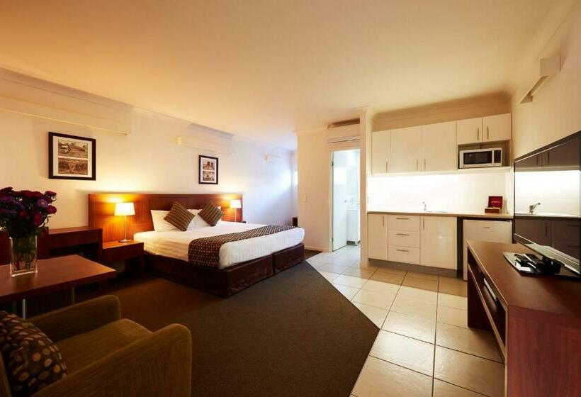 デラックススイート, Chinchilla Downtown Motor Inn
