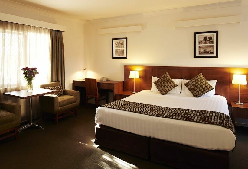 Люкс Повышенной Комфортности, Chinchilla Downtown Motor Inn