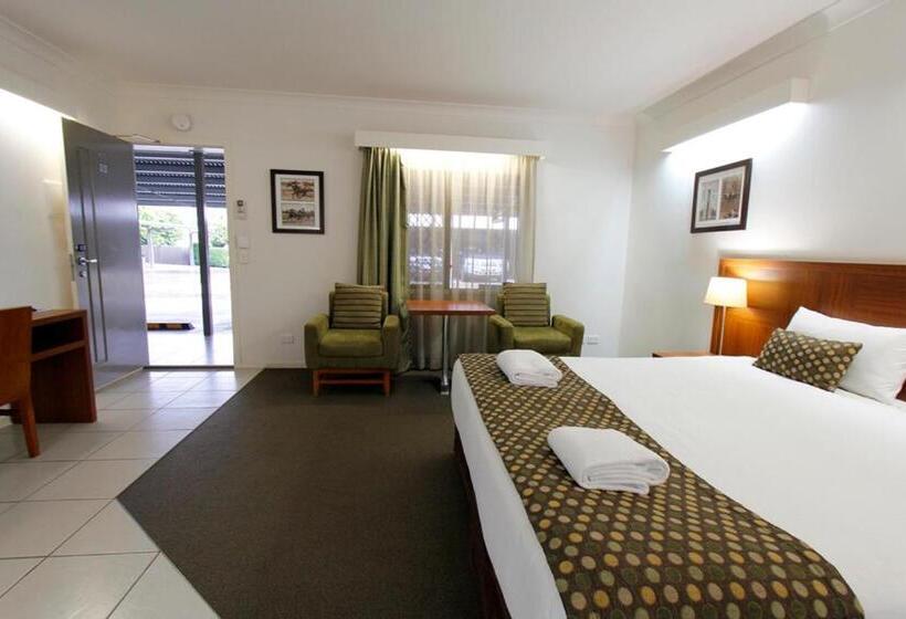 Люкс Повышенной Комфортности, Chinchilla Downtown Motor Inn