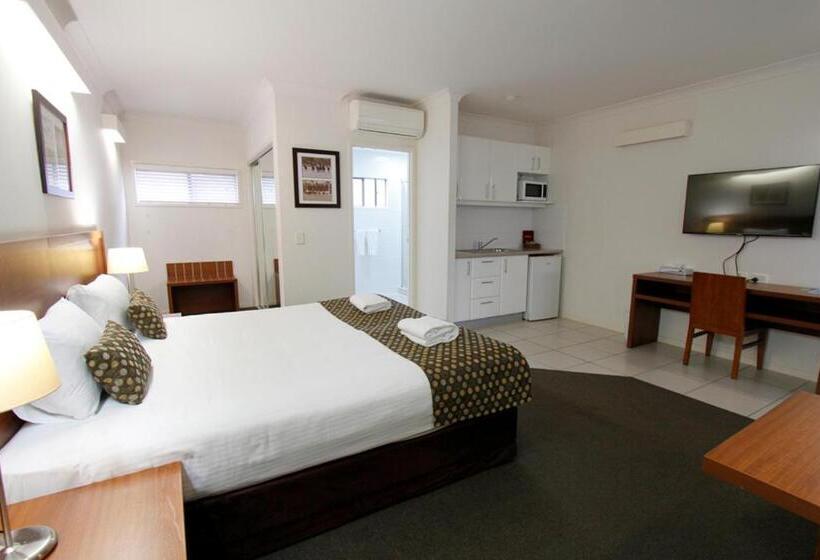 Люкс Повышенной Комфортности, Chinchilla Downtown Motor Inn