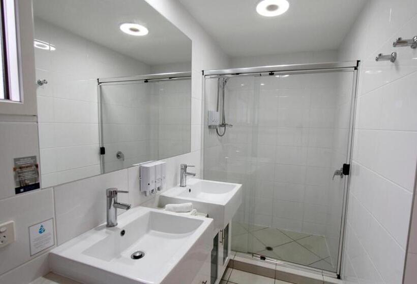 デラックススイート, Chinchilla Downtown Motor Inn