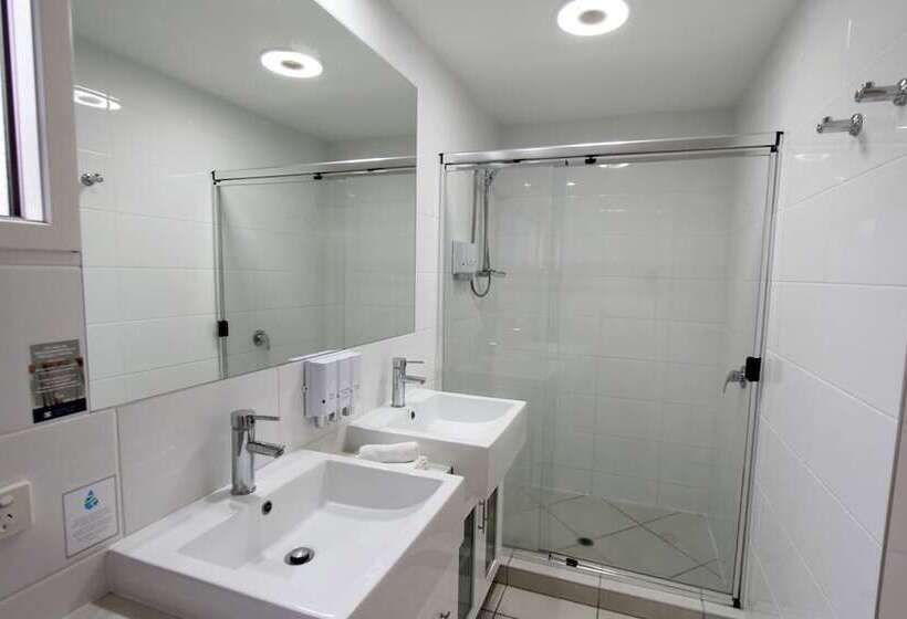 デラックススイート, Chinchilla Downtown Motor Inn