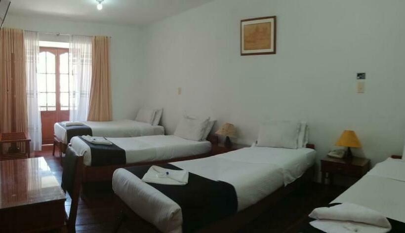 Четырехместный Номер Стандарт с Балконом, El Cid Plaza Premium