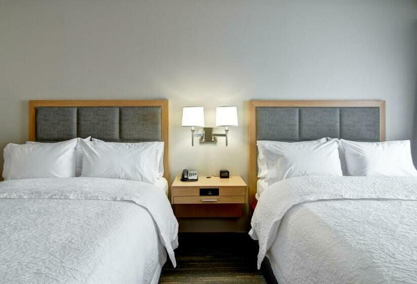 Номер Стандарт, Hampton Inn & Suites By Hilton Grande Prairie
