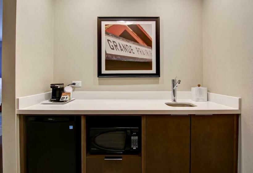 스탠다드 스튜디오 킹침대, Hampton Inn & Suites By Hilton Grande Prairie