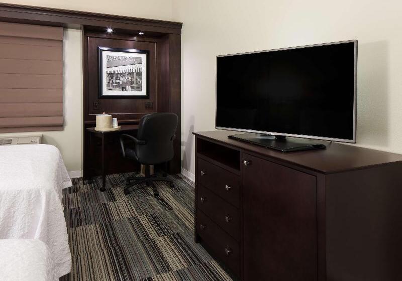 غرفة قياسية, Hampton Inn & Suites By Hilton Grande Prairie