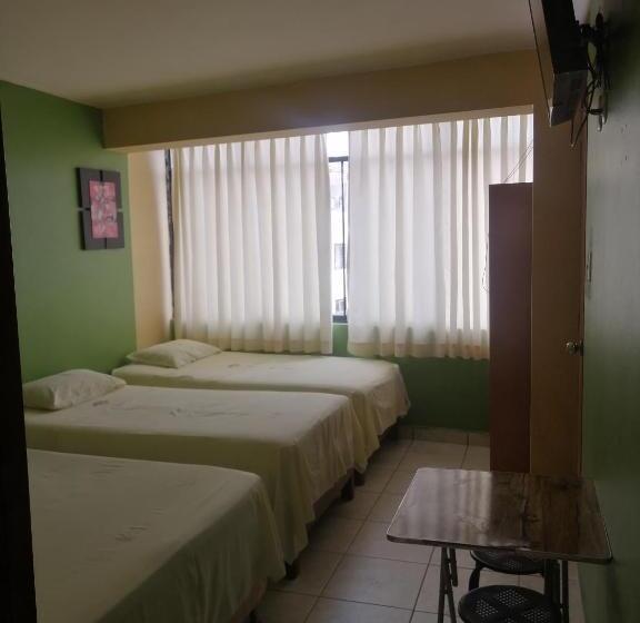 חדר משפחתי, Hostal Boulevard