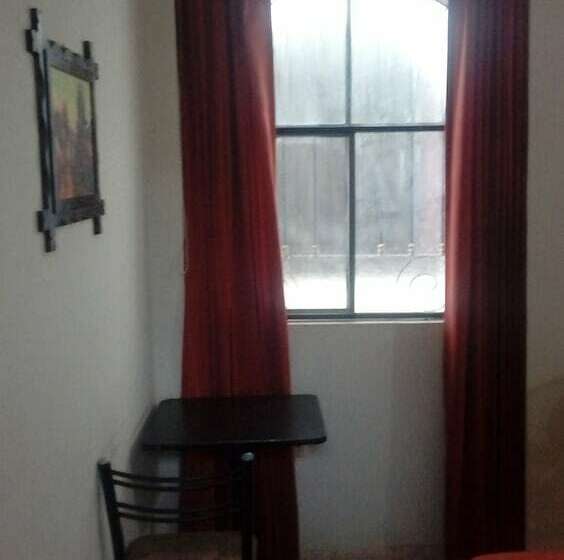 اتاق استاندارد یک نفره, Buen Pastor   Hostel