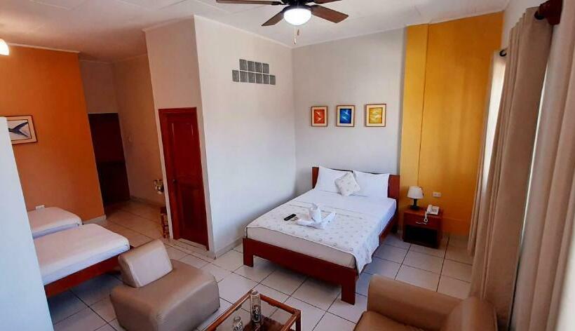 اتاق استاندارد سه نفره, Hostal Huayruro