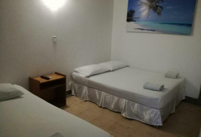 اتاق استاندارد سه نفره, La Fragata