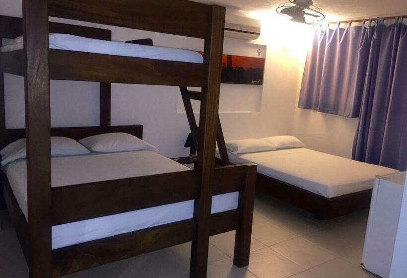 اتاق خانوادگی, La Fragata