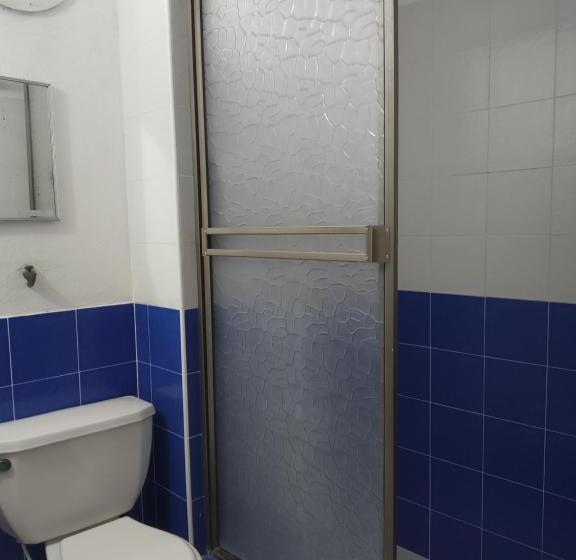 اتاق خانوادگی, La Fragata