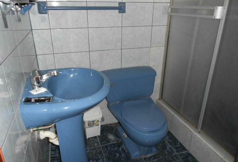 غرفة قياسية ثلاثية, Oro Verde & Suites