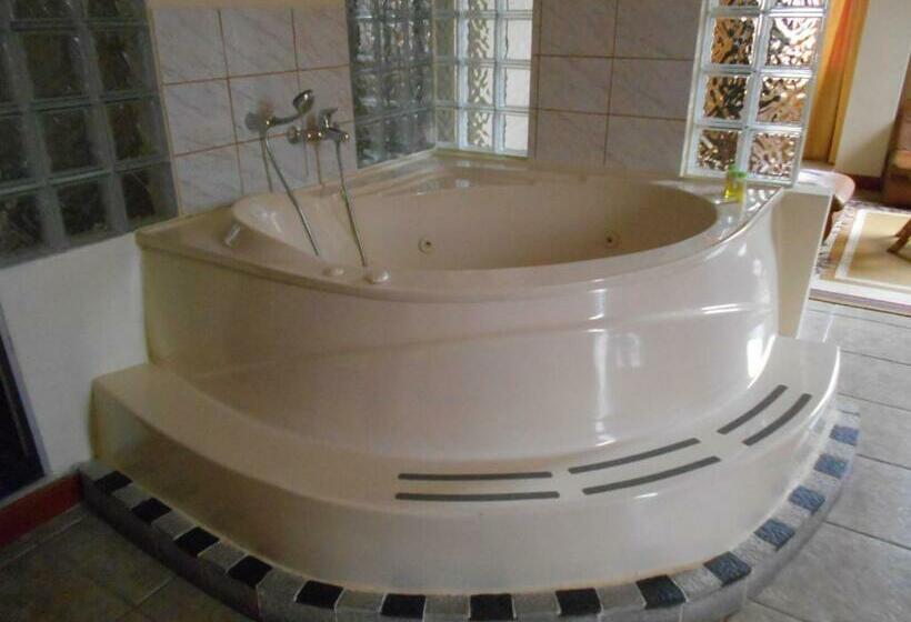 جناح, Oro Verde & Suites