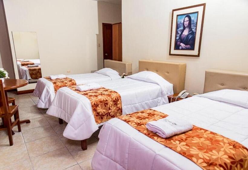 غرفة قياسية ثلاثية, Oro Verde & Suites