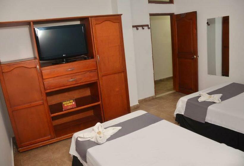 اتاق استاندارد چهار تخته, Plaza Ventura