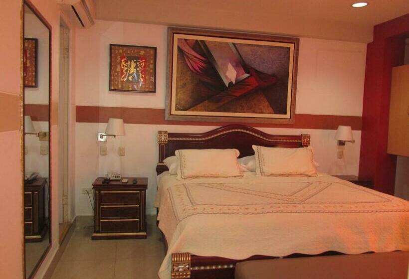 اتاق اجرایی, Rizzo Plaza