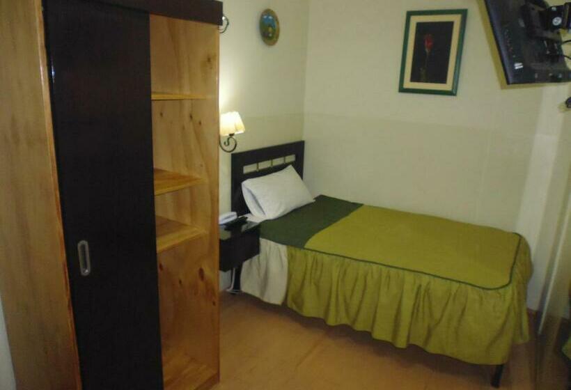 标准单人间, Tinkus Inn