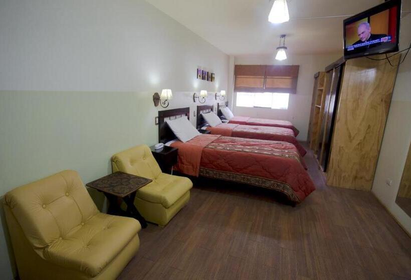 标准三人间, Tinkus Inn