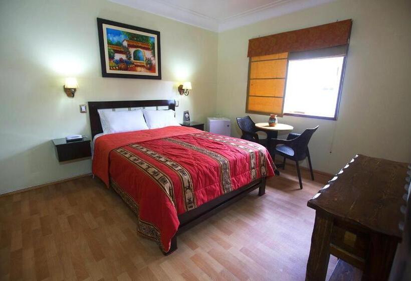 高级大房间, Tinkus Inn