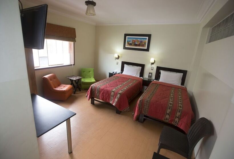 标准间, Tinkus Inn