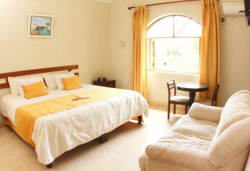 جناح جونيور, Lunahuana River Resort