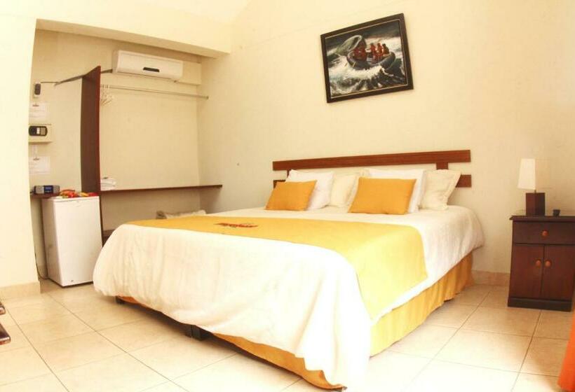 غرفة قياسية, Lunahuana River Resort