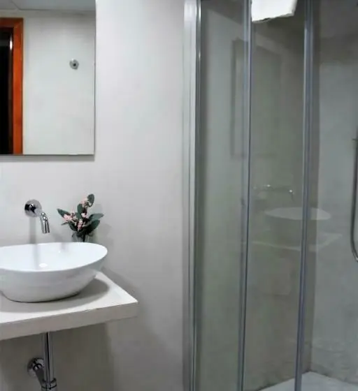 Standard Neljän Hengen Huone, Pension Sevillano