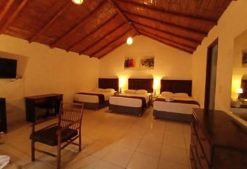 Superior Kolmen Hengen Huone, Qala Hotel & Resorts