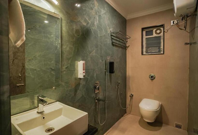 Номер Deluxe, New Unique Inn