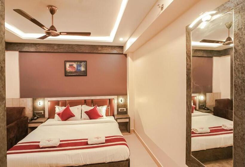 Номер Deluxe, New Unique Inn