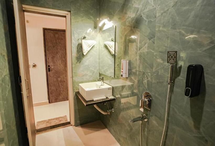 Номер Deluxe, New Unique Inn