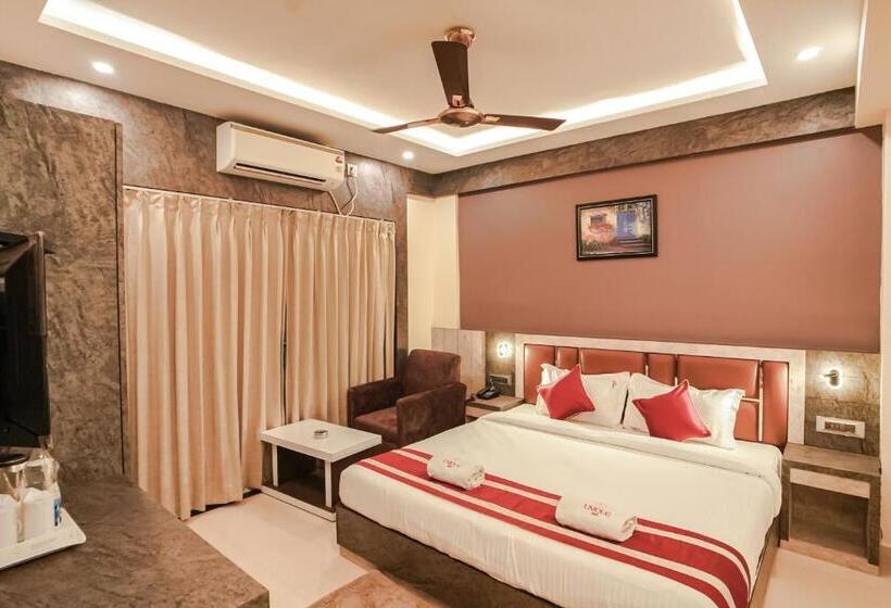 Номер Deluxe, New Unique Inn