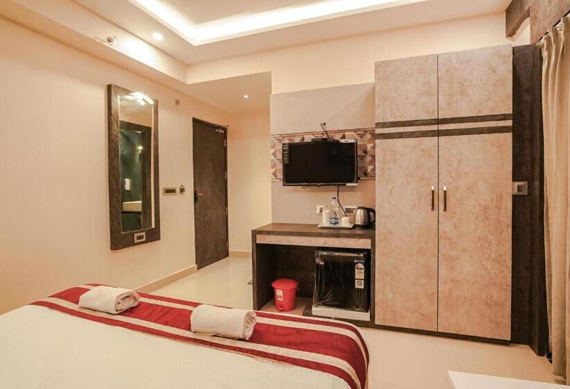 Номер Deluxe, New Unique Inn
