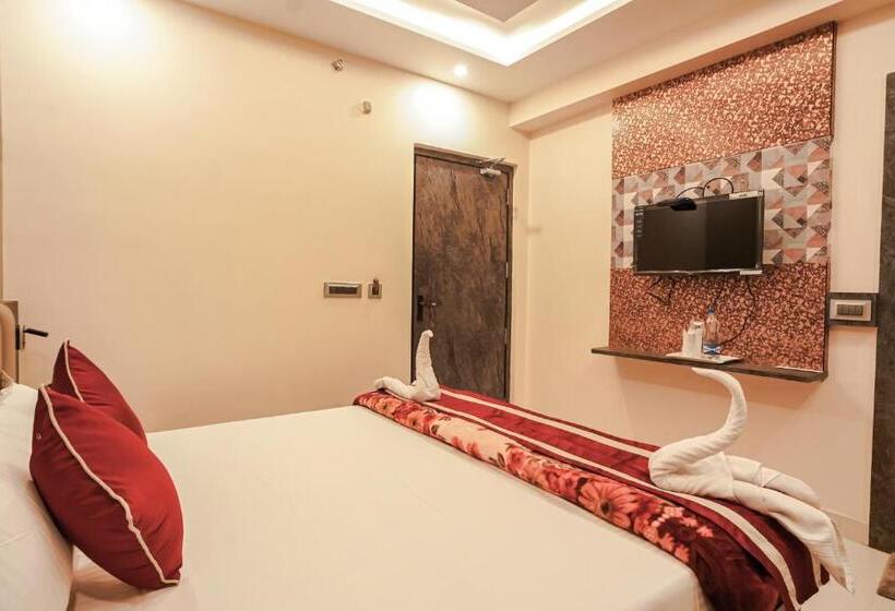 Номер Deluxe, New Unique Inn
