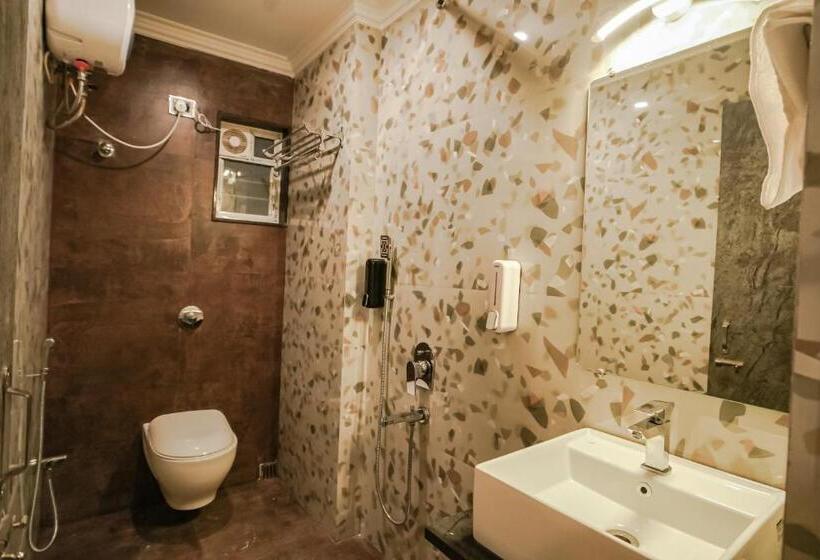 Номер Стандарт Вид на Бассейн, New Unique Inn