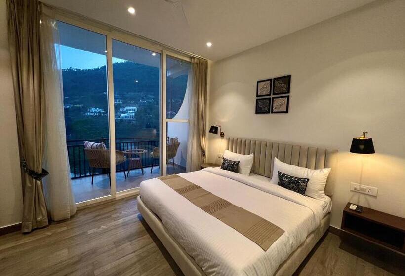 اتاق استاندارد با بالکن, The Lake Hill   Ridge