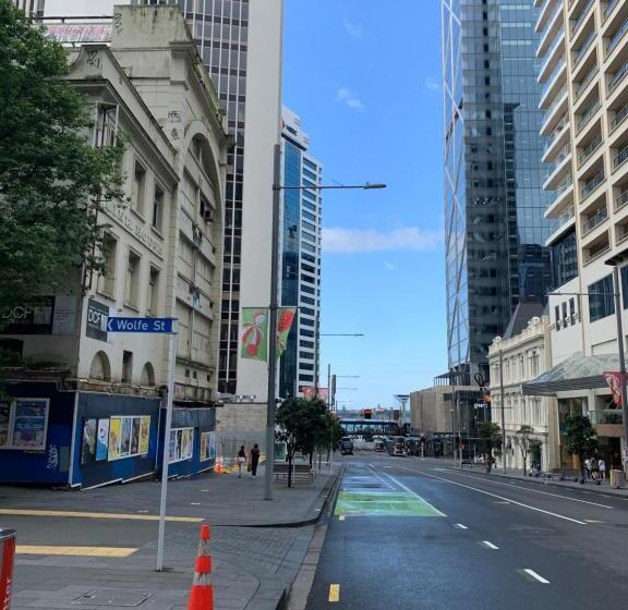 تختخواب در اتاق مشترک, Garden Hostel