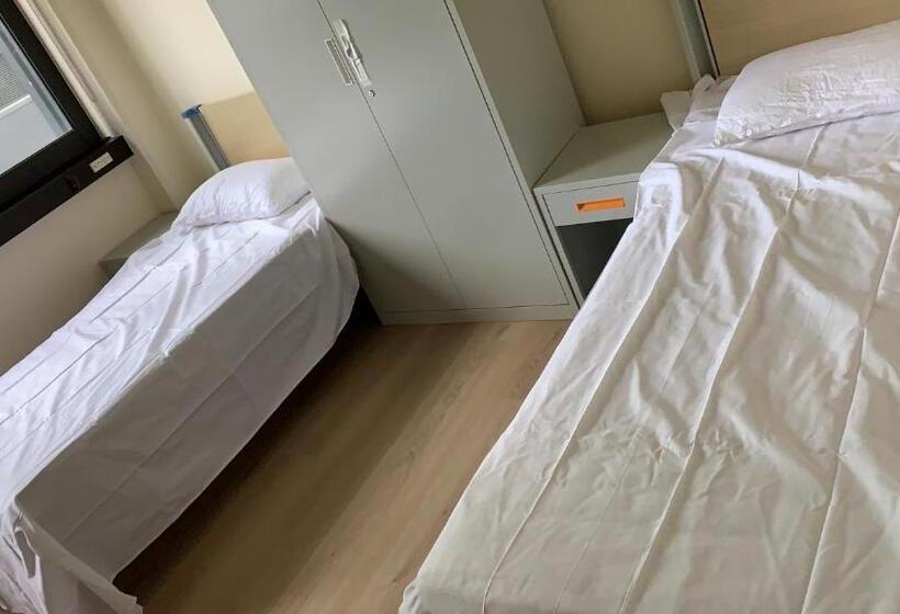 اتاق استاندارد با چشم‌انداز شهر, Garden Hostel