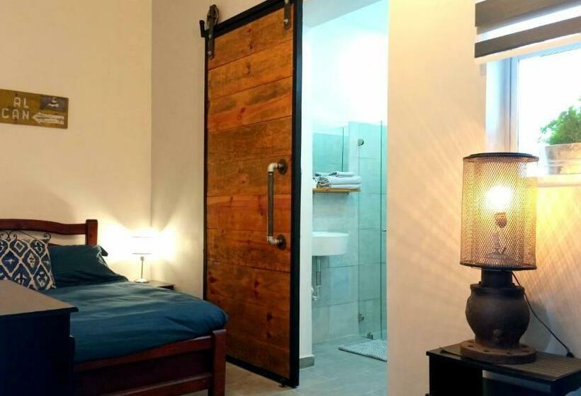 اتاق استاندارد, El Caracol